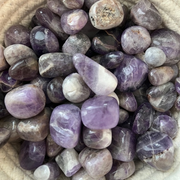 Chevron Amethyst Obelisk Tower - Picture 7 of 8